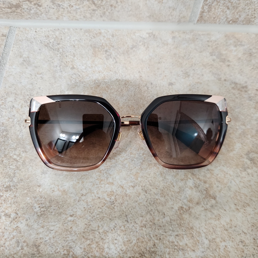 Elegant Brown Gradient Sunglasses